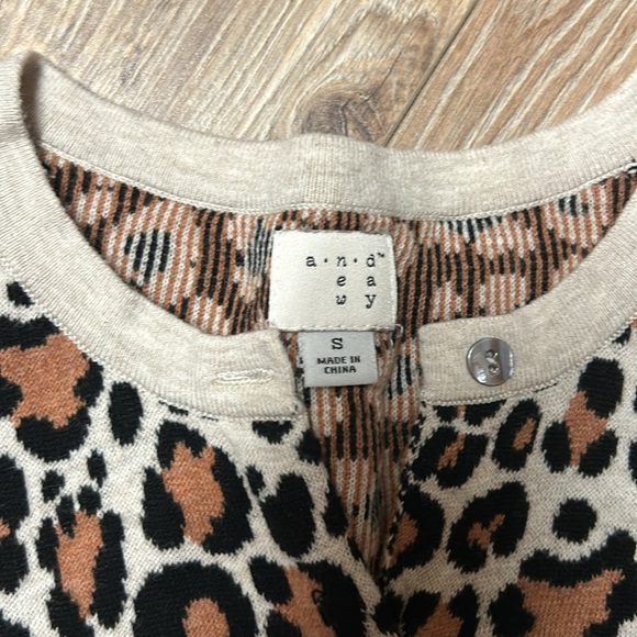 Women’s Leopard Cardigan - Picture 2 of 3